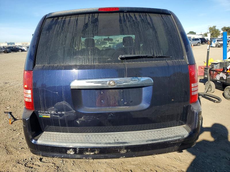 Photo 6 from auction – 2010 CHRYSLER TOWN & COU with VIN 2A4RR4DE0AR152775