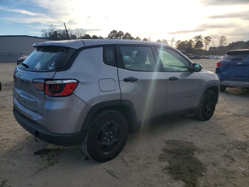 Photo 3 from auction – 2018 JEEP COMPASS with VIN 3C4NJCAB6JT254823