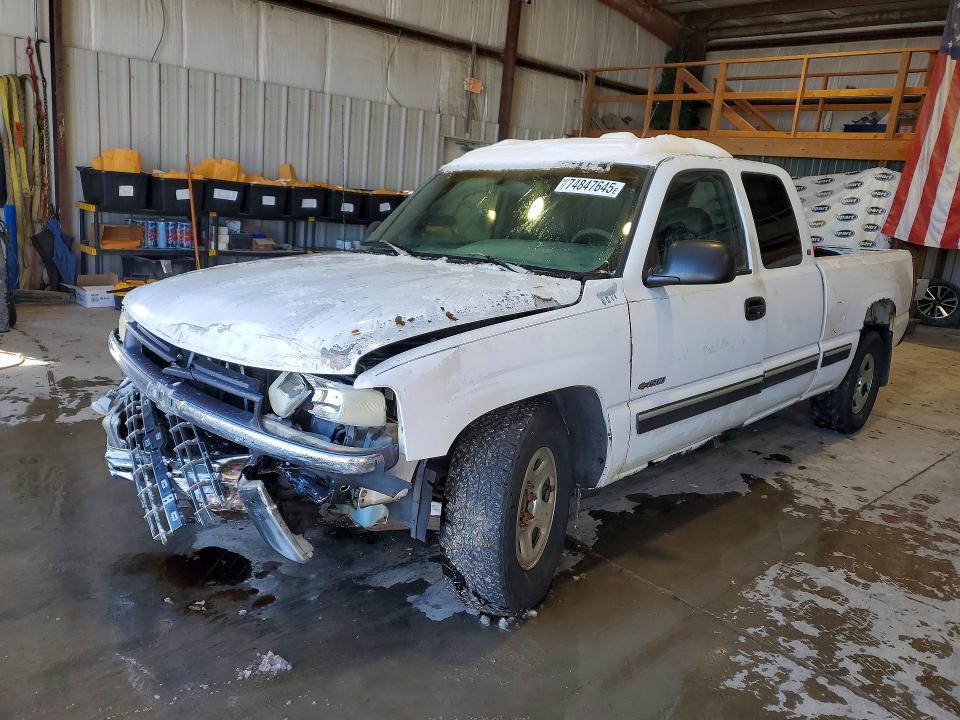 CHEVROLET SILVERADO 2000 with VIN 2GCEC19T1Y1184087 - Photo from auction