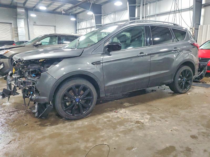 FORD ESCAPE SE 2019 with VIN 1FMCU9GD0KUC04609 - Photo from auction
