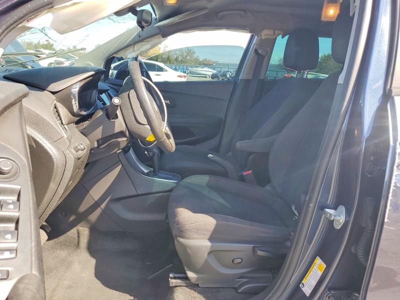 Photo 7 from auction – 2018 CHEVROLET TRAX with VIN 3GNCJKSB0JL367853