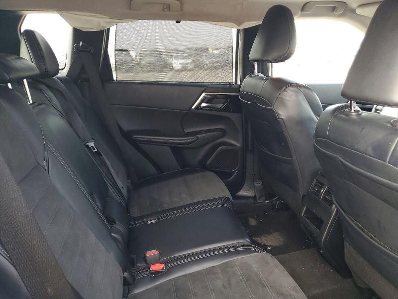 Photo 10 from auction – 2023 MITSUBISHI OUTLANDER with VIN JA4J3UA8XPZ061864