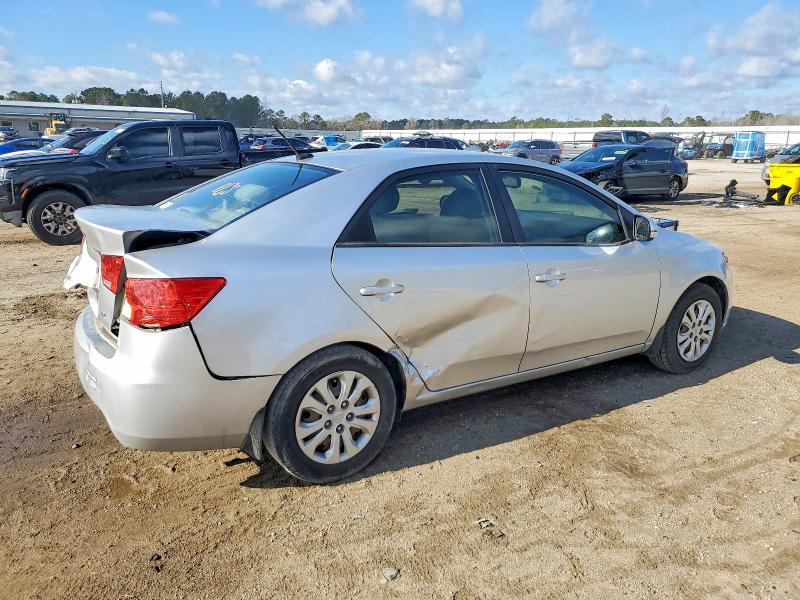 Photo 3 from auction – 2012 KIA FORTE with VIN KNAFU4A27C5604980