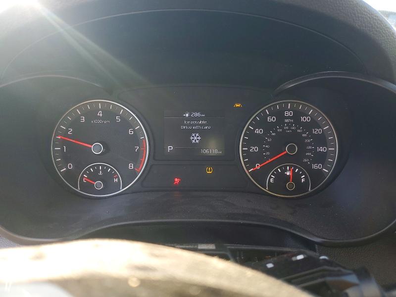 Photo 9 from auction – 2019 KIA OPTIMA with VIN 5XXGT4L37KG370673