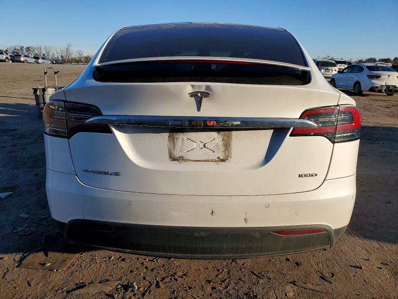 Photo 6 from auction – 2017 TESLA MODEL X with VIN 5YJXCAE23HF067825