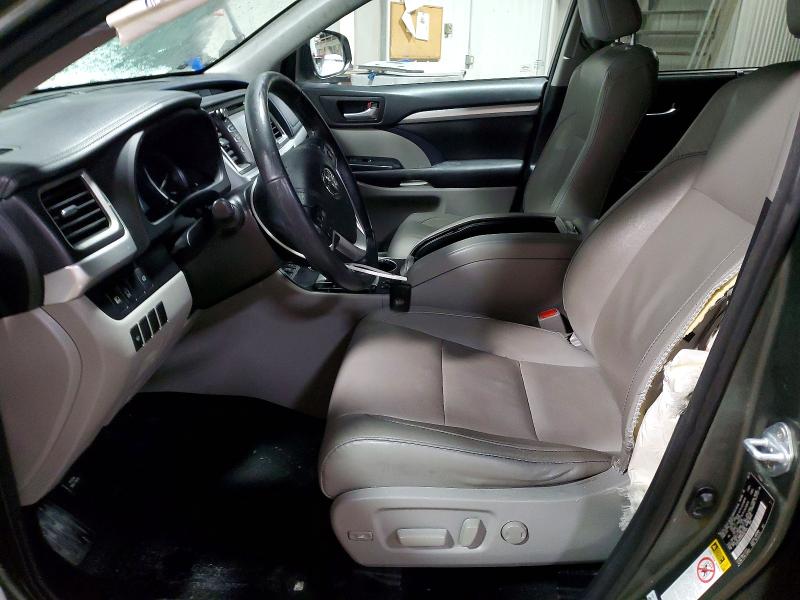 Photo 7 from auction – 2017 TOYOTA HIGHLANDER with VIN 5TDJZRFHXHS427464