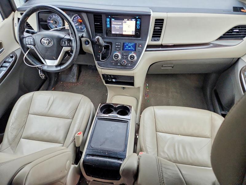Photo 8 from auction – 2017 TOYOTA SIENNA with VIN 5TDYZ3DC7HS865944