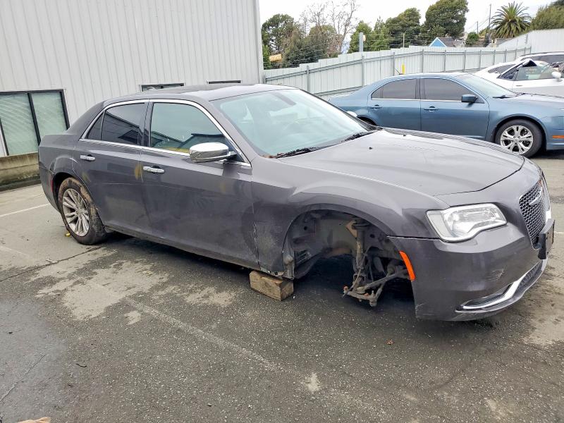 Photo 4 from auction – 2016 CHRYSLER 300C with VIN 2C3CCAEG9GH181965