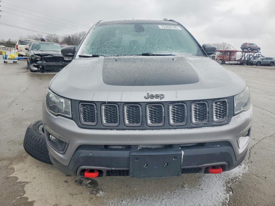 Photo 5 from auction – 2019 JEEP COMPASS with VIN 3C4NJDDB4KT617882