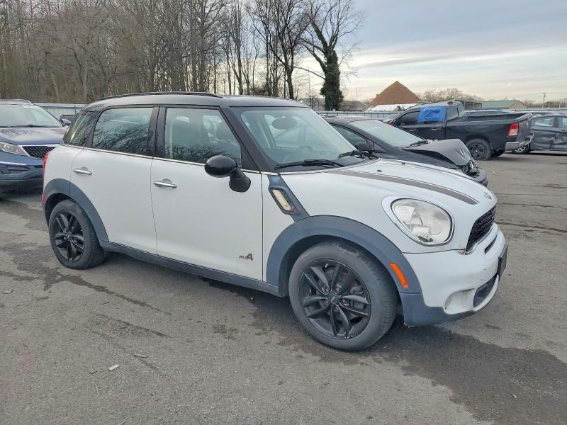 Photo 4 from auction – 2011 MINI COOPER COU with VIN WMWZC5C57CWL61601