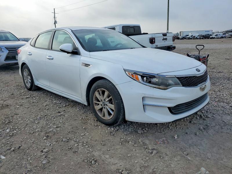 Photo 4 from auction – 2018 KIA OPTIMA with VIN 5XXGT4L34JG209261