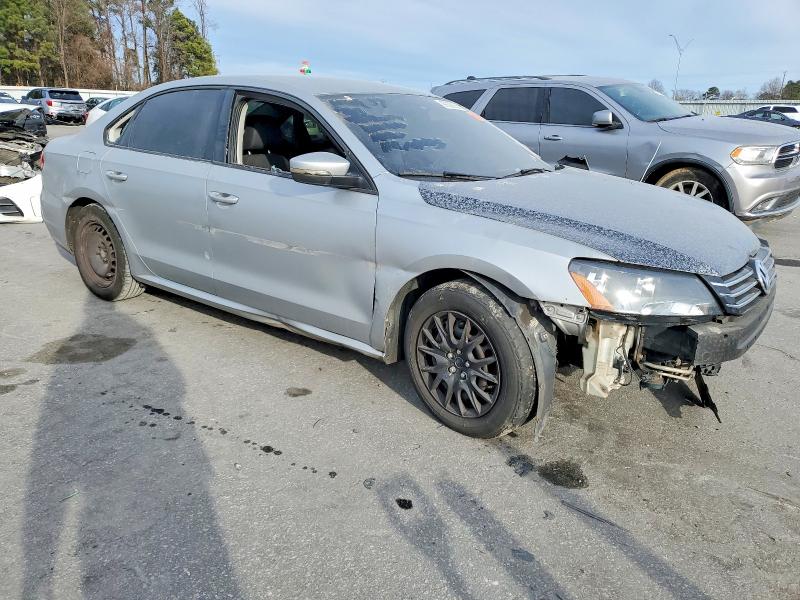 Photo 4 from auction – 2013 VOLKSWAGEN PASSAT S with VIN 1VWAP7A37DC059873