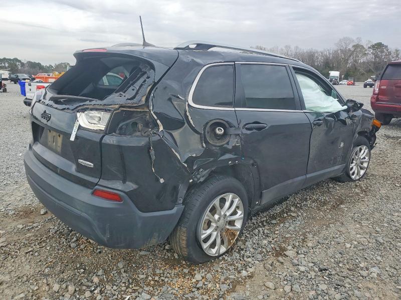 Photo 3 from auction – 2019 JEEP CHEROKEE L with VIN 1C4PJLCB0KD325656