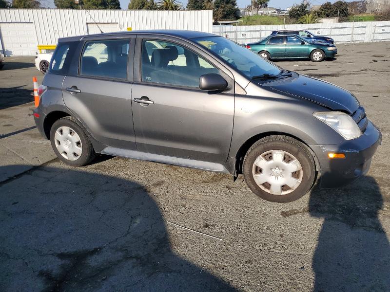 Photo 4 from auction – 2005 TOYOTA SCION XA with VIN JTKKT624X50119581