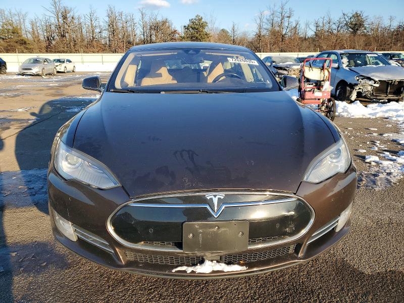 Photo 5 from auction – 2014 TESLA MODEL S with VIN 5YJSA1H16EFP60306