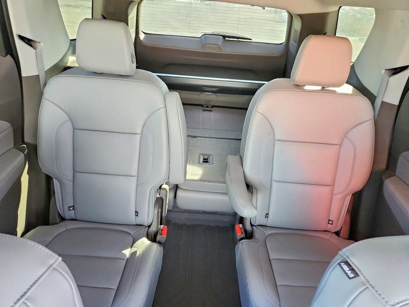 Photo 10 from auction – 2018 CHEVROLET TRAVERSE with VIN 1GNERHKW3JJ182596