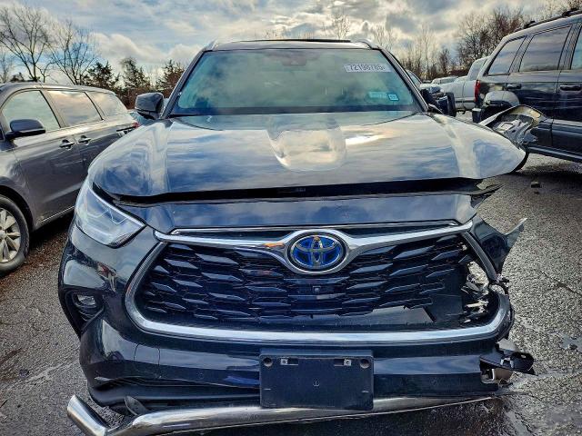 Photo 5 from auction – 2023 TOYOTA HIGHLANDER with VIN 5TDEBRCH5PS591908