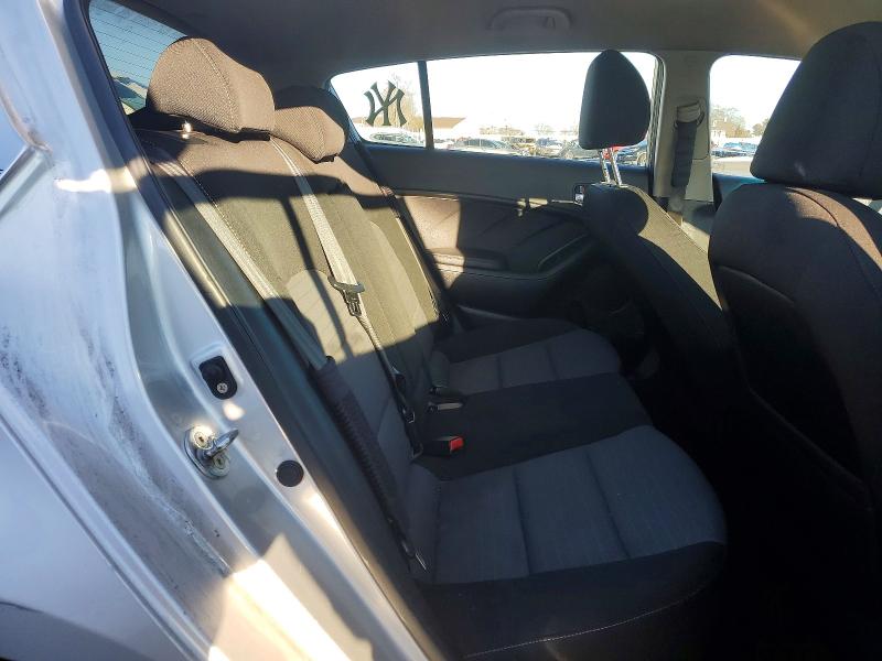 Photo 10 from auction – 2016 KIA FORTE LX with VIN KNAFK5A82G5576446