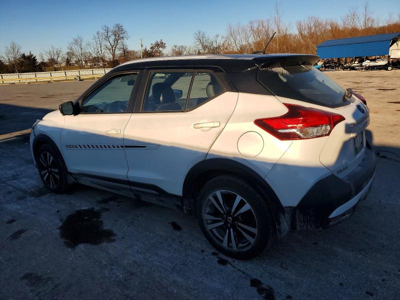 Photo 2 from auction – 2019 NISSAN KICKS with VIN 3N1CP5CU0KL569038