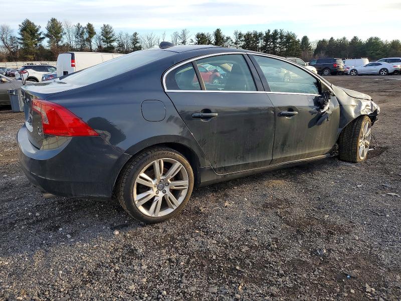Photo 3 from auction – 2013 VOLVO S60 with VIN YV1902FH4D2187960
