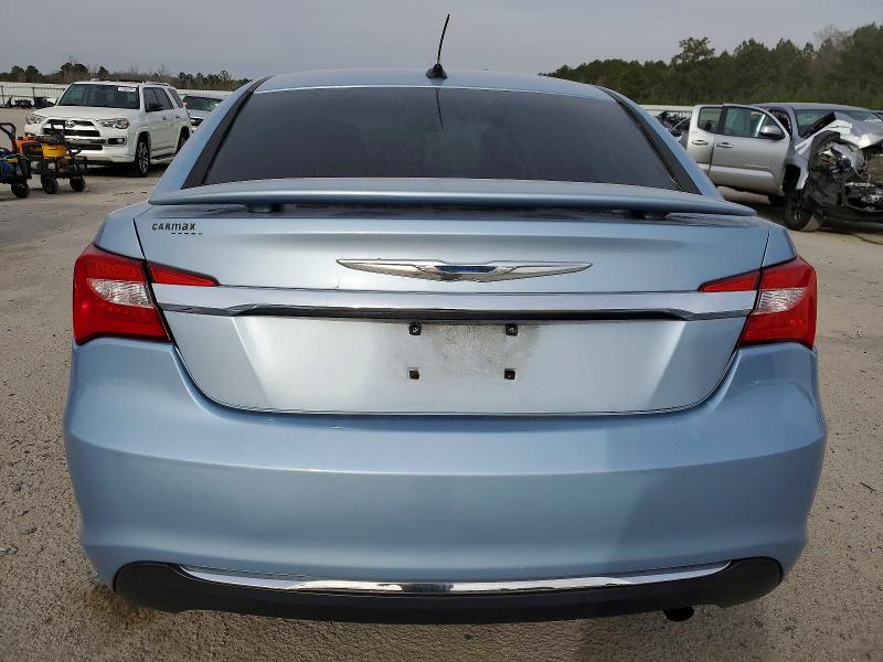 Photo 6 from auction – 2014 CHRYSLER 200 with VIN 1C3CCBAB2EN231528