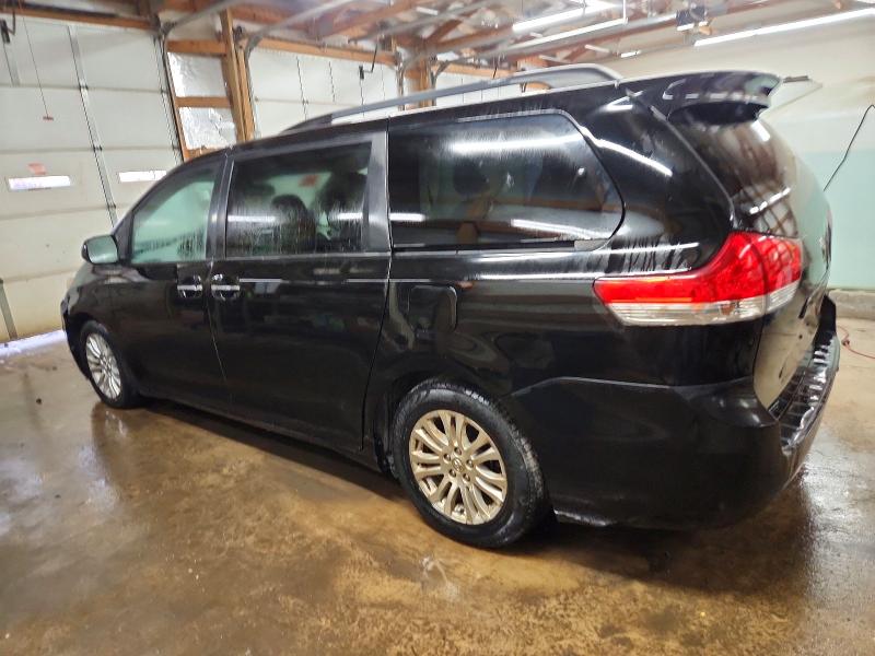 Photo 2 from auction – 2013 TOYOTA SIENNA XLE with VIN 5TDYK3DC8DS318308