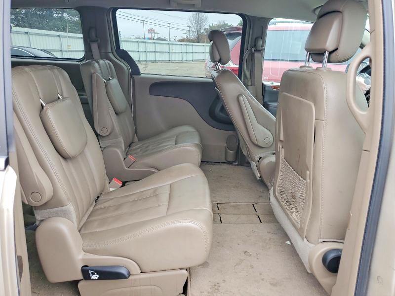 Photo 11 from auction – 2013 CHRYSLER TOWN & COU with VIN 2C4RC1BG0DR625282