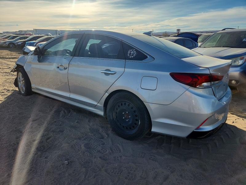 Photo 2 from auction – 2018 HYUNDAI SONATA with VIN 5NPE34AF3JH657905