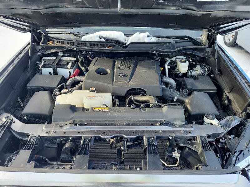 Photo 11 from auction – 2024 TOYOTA TUNDRA with VIN 5TFJA5DB8RX173201