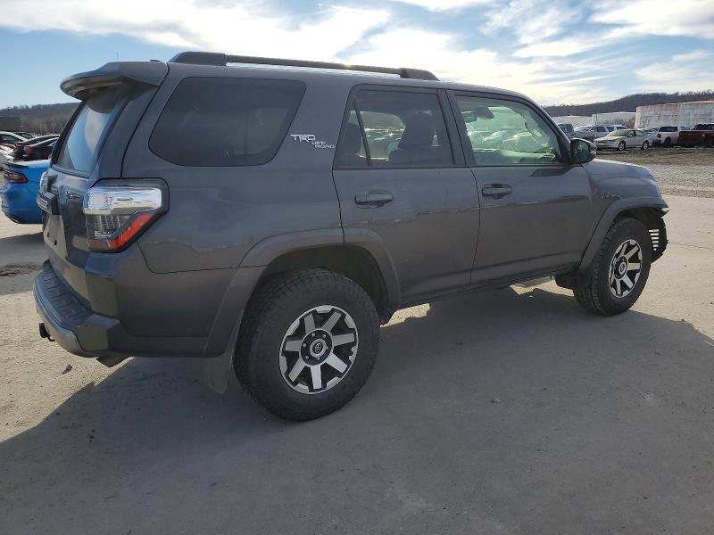 Photo 3 from auction – 2022 TOYOTA 4RUNNER SR with VIN JTERU5JR7N6033339