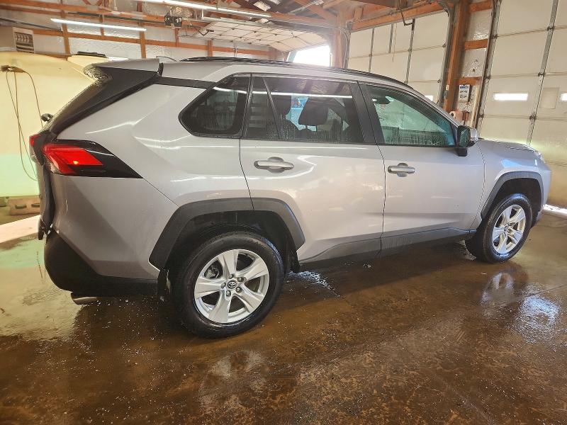 Photo 3 from auction – 2020 TOYOTA RAV4 XLE with VIN 2T3W1RFV6LC052149