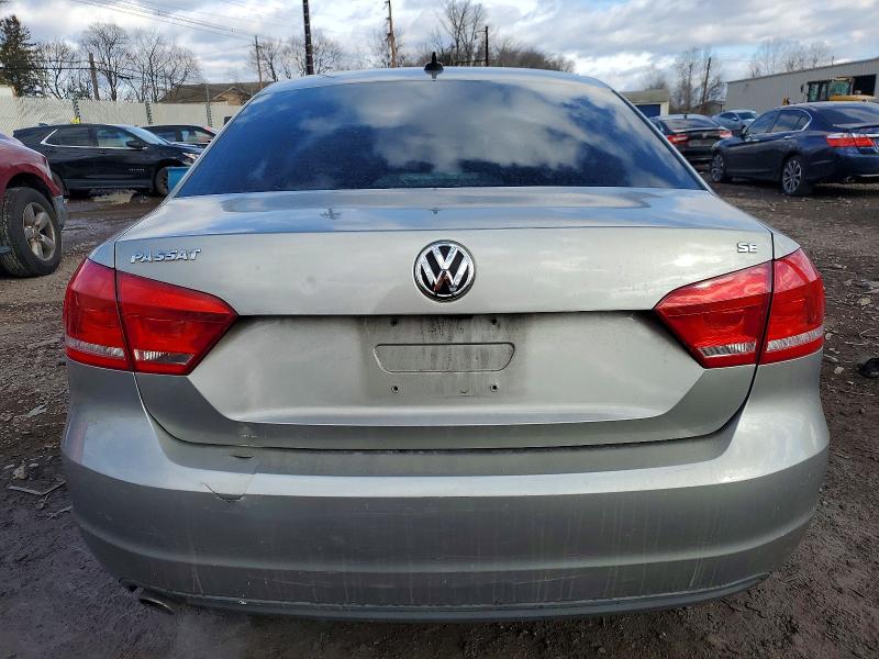 Photo 6 from auction – 2014 VOLKSWAGEN PASSAT SE with VIN 1VWBP7A36EC002408