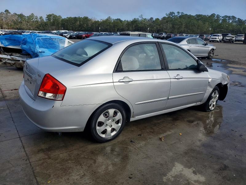 Foto 3 de la subasta – 2007 KIA SPECTRA EX con VIN KNAFE121X75445671