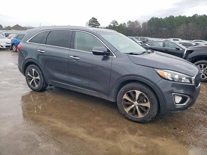 Photo 4 from auction – 2016 KIA SORENTO EX with VIN 5XYPH4A55GG093725