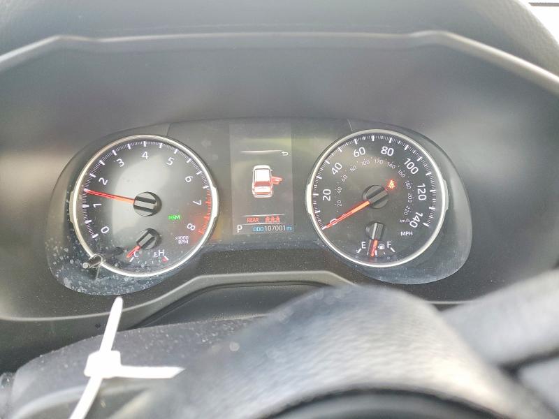 Photo 9 from auction – 2019 TOYOTA RAV4 XLE with VIN 2T3P1RFVXKW048087