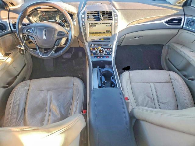 Photo 8 from auction – 2017 LINCOLN MKZ RESERV with VIN 3LN6L5F98HR618825