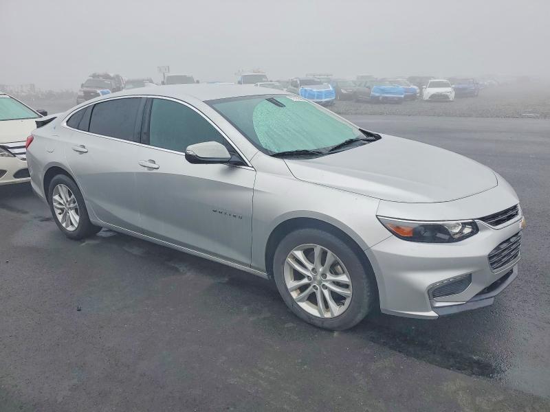 Photo 4 from auction – 2018 CHEVROLET MALIBU LT with VIN 1G1ZD5ST5JF139760
