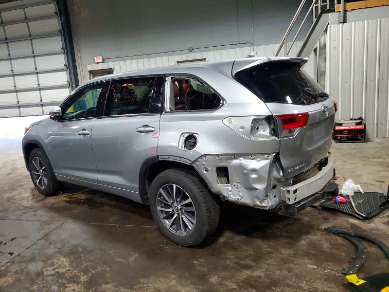 Photo 2 from auction – 2017 TOYOTA HIGHLANDER with VIN 5TDJZRFH4HS372672