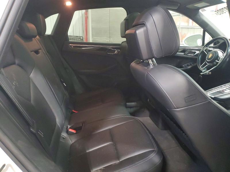 Photo 11 from auction – 2015 PORSCHE MACAN S with VIN WP1AB2A50FLB56923