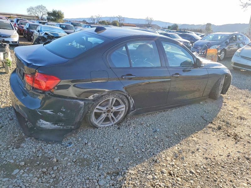 Photo 3 from auction – 2013 BMW 328 I with VIN WBA3A5C54DF603807