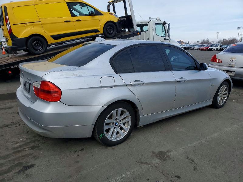 Zdjęcie 3 z aukcji – 2006 BMW 325 I z VIN WBAVB13586KR64238