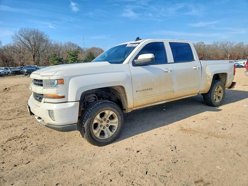 CHEVROLET SILVERADO 2018 with VIN 3GCUKREC7JG452429 - Photo from auction
