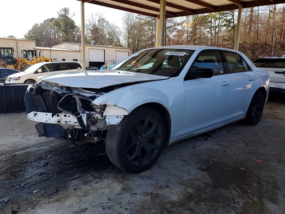 CHRYSLER 300 2022 with VIN 2C3CCAAG4NH236745 - Photo from auction