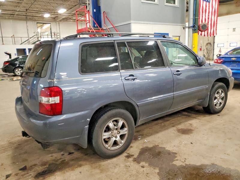 Photo 3 from auction – 2004 TOYOTA HIGHLANDER with VIN JTEGP21A340022198