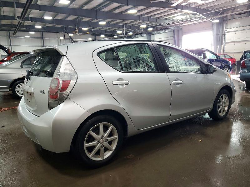 Photo 3 from auction – 2013 TOYOTA PRIUS C with VIN JTDKDTB33D1054060