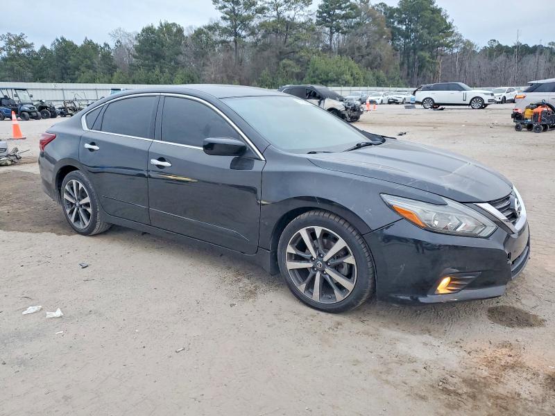 Photo 4 from auction – 2017 NISSAN ALTIMA with VIN 1N4AL3AP6HC167844