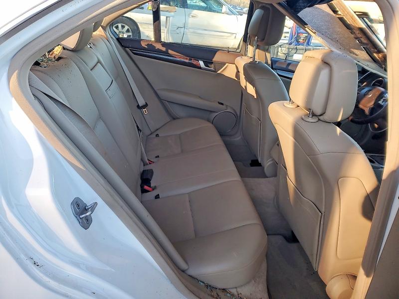 Photo 10 from auction – 2013 MERCEDES-BENZ C with VIN WDDGF4HB2DA780034