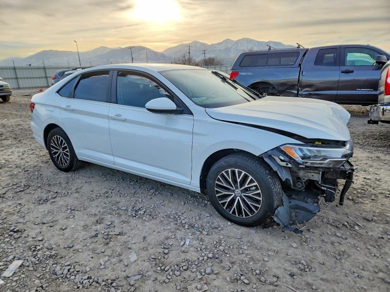 Photo 4 from auction – 2021 VOLKSWAGEN JETTA with VIN 3VWN57BUXMM088409