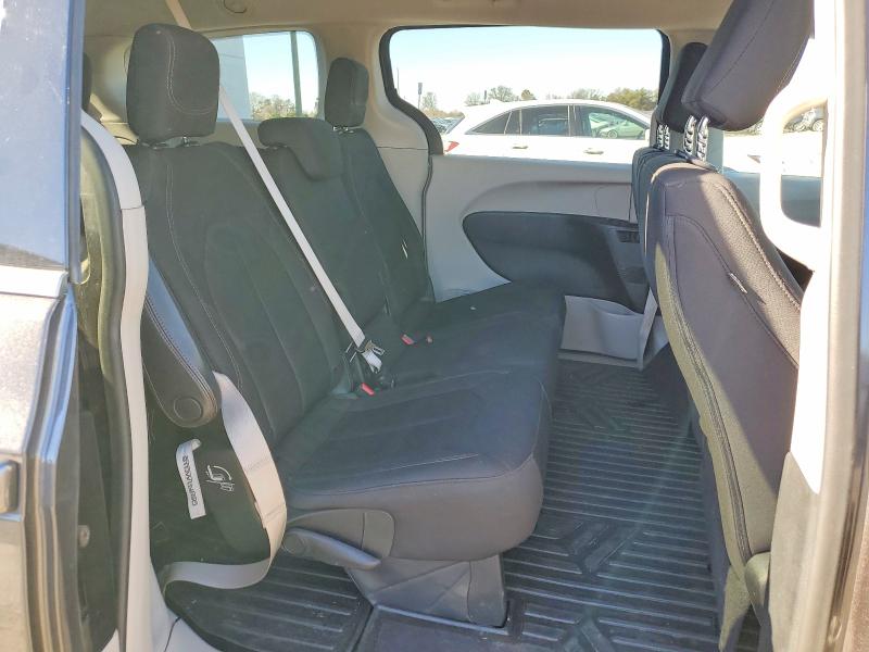 Photo 11 from auction – 2018 CHRYSLER PACIFICA L with VIN 2C4RC1CG7JR273019