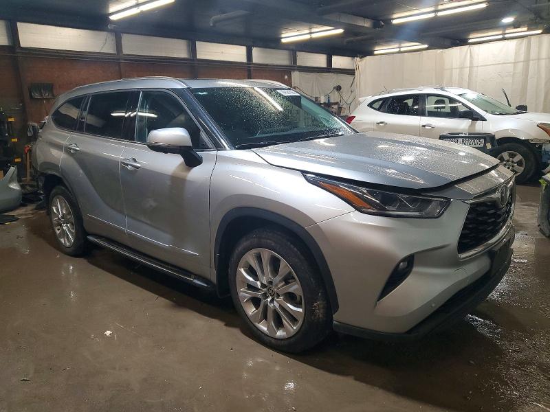 Photo 4 from auction – 2025 TOYOTA HIGHLANDER with VIN 5TDKDRBH6SS590547